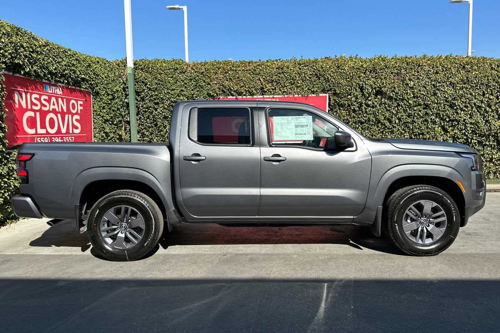 2025 Nissan Frontier SV Crew Cab 4x2 9