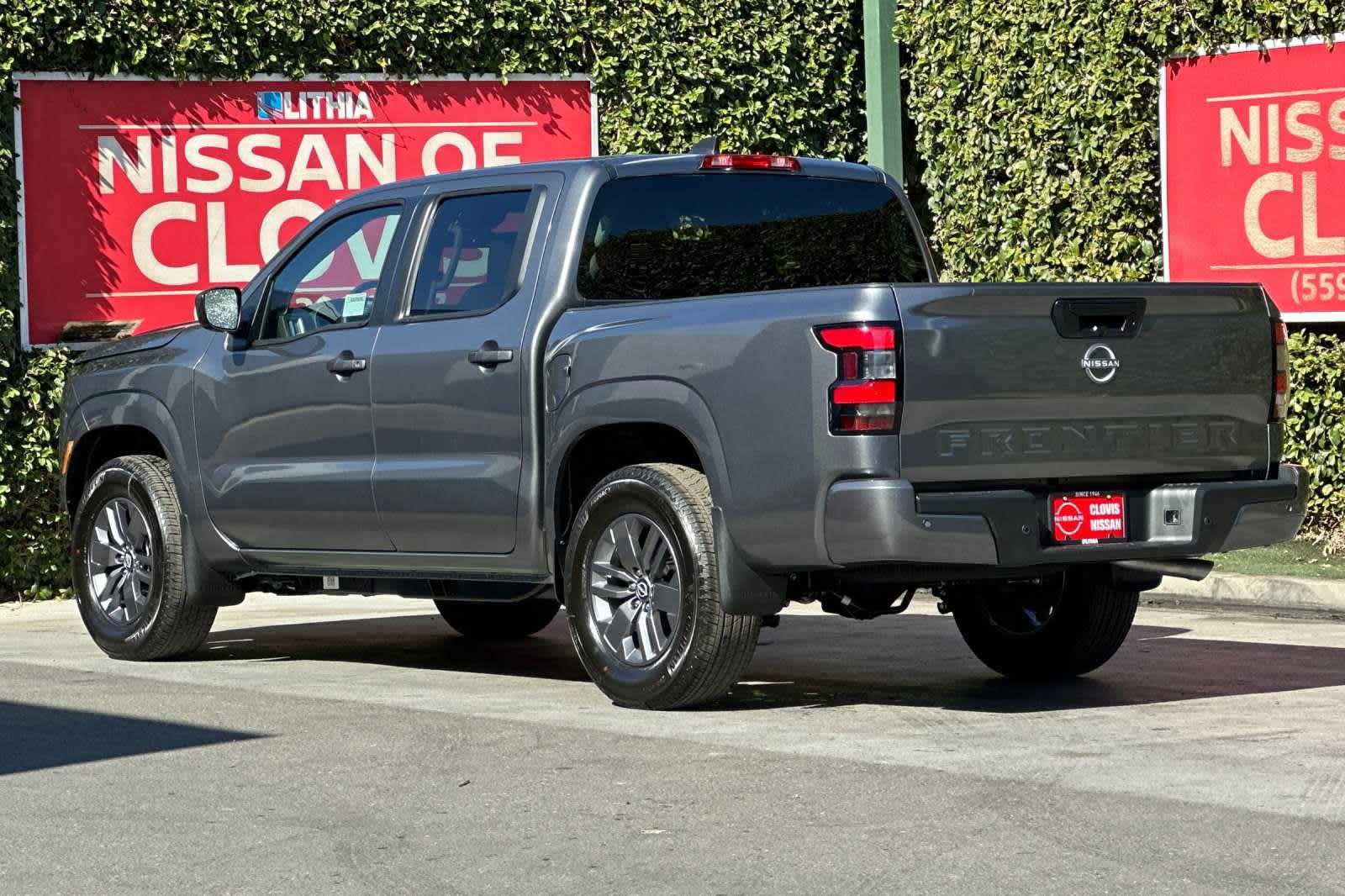 2025 Nissan Frontier SV Crew Cab 4x2 7