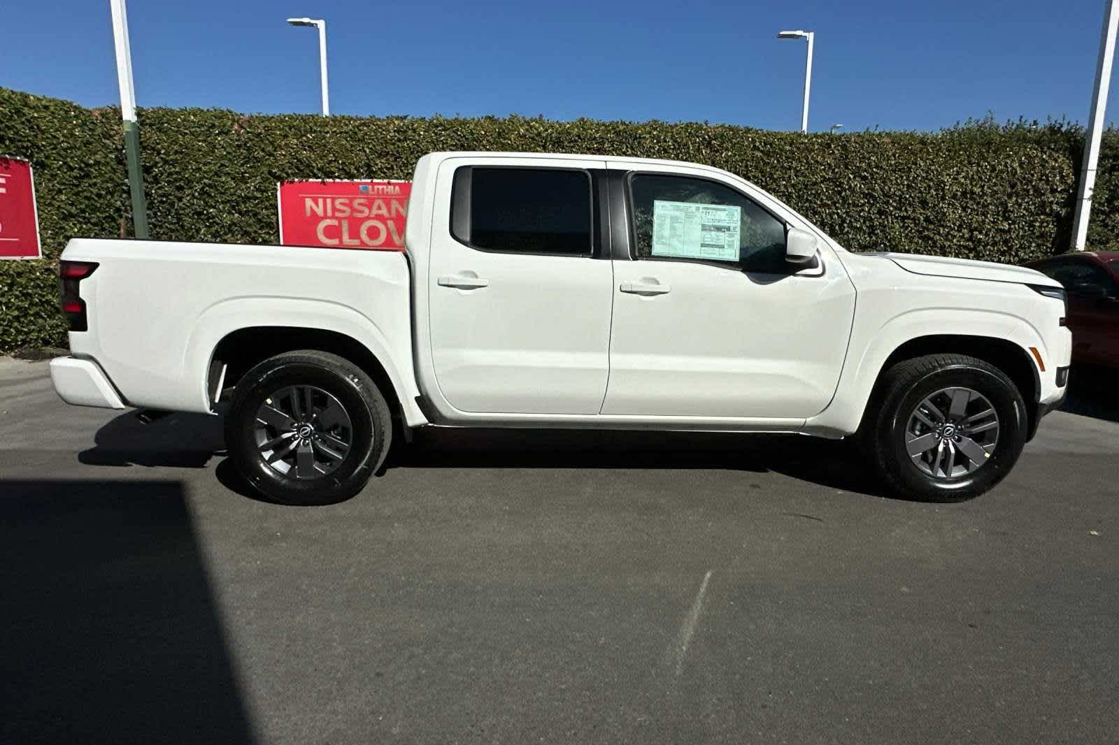 2025 Nissan Frontier SV Crew Cab 4x2 9