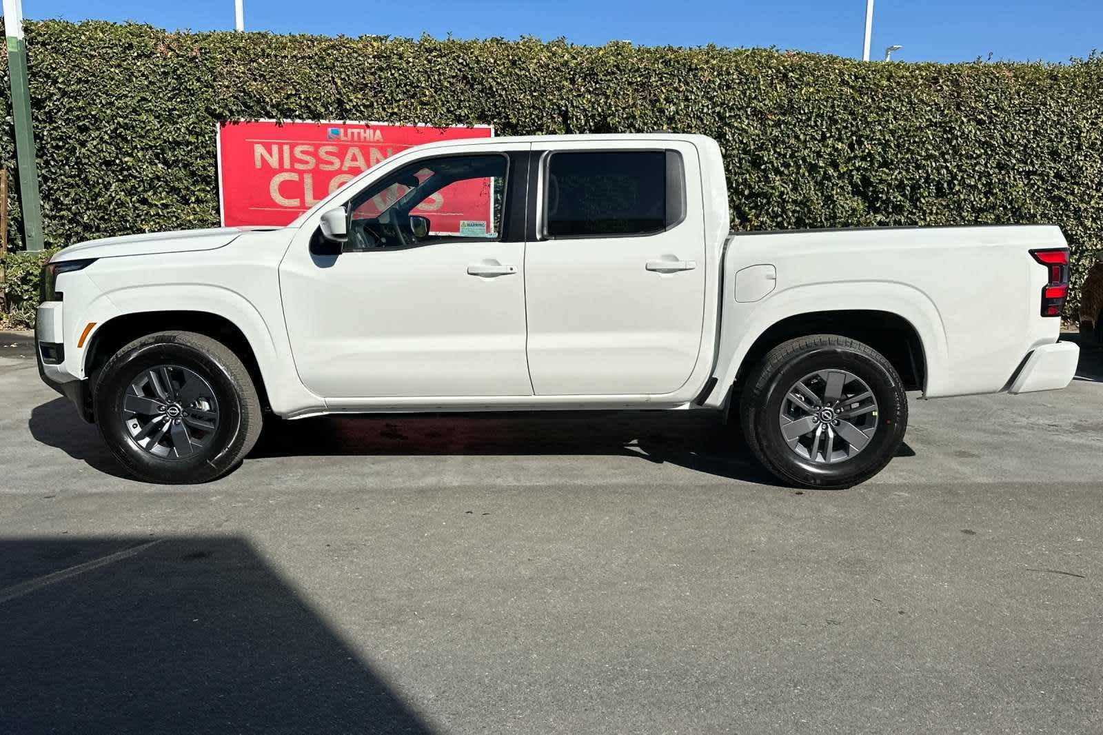 2025 Nissan Frontier SV Crew Cab 4x2 6