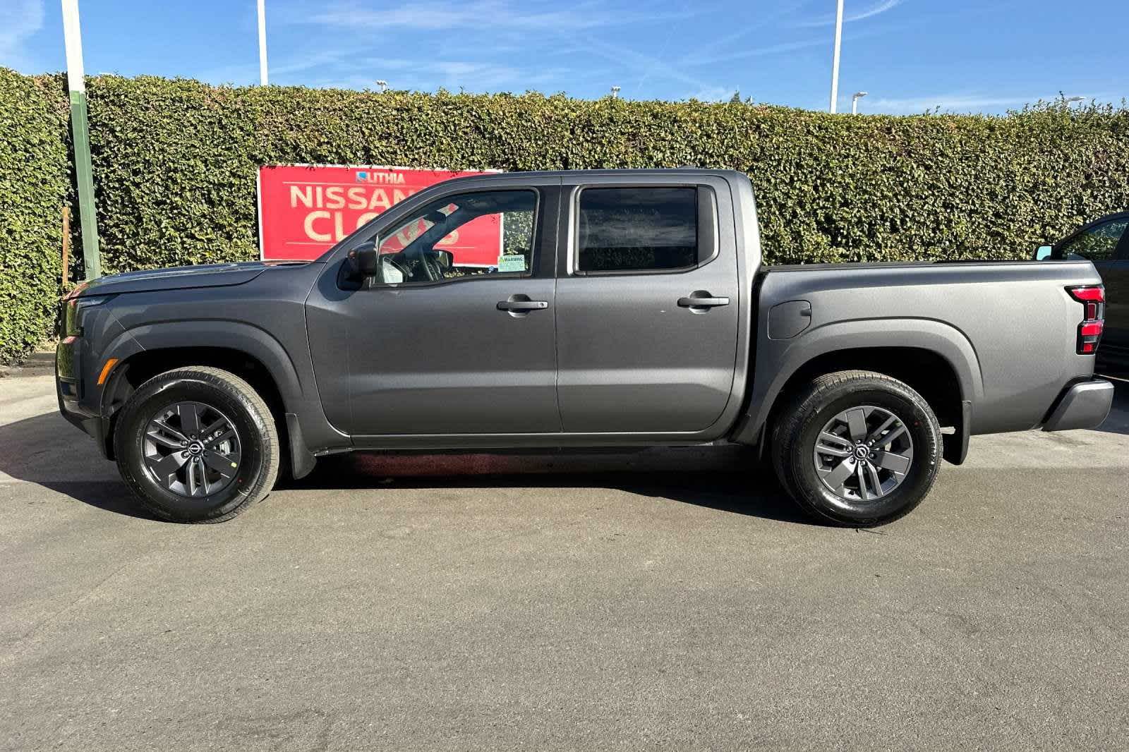 2025 Nissan Frontier SV Crew Cab 4x2 6