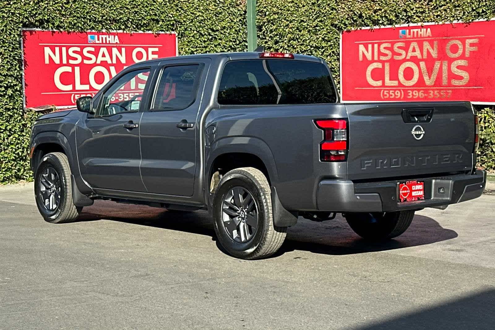 2025 Nissan Frontier SV Crew Cab 4x2 7