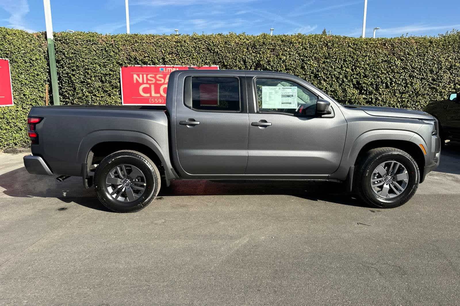 2025 Nissan Frontier SV Crew Cab 4x2 9