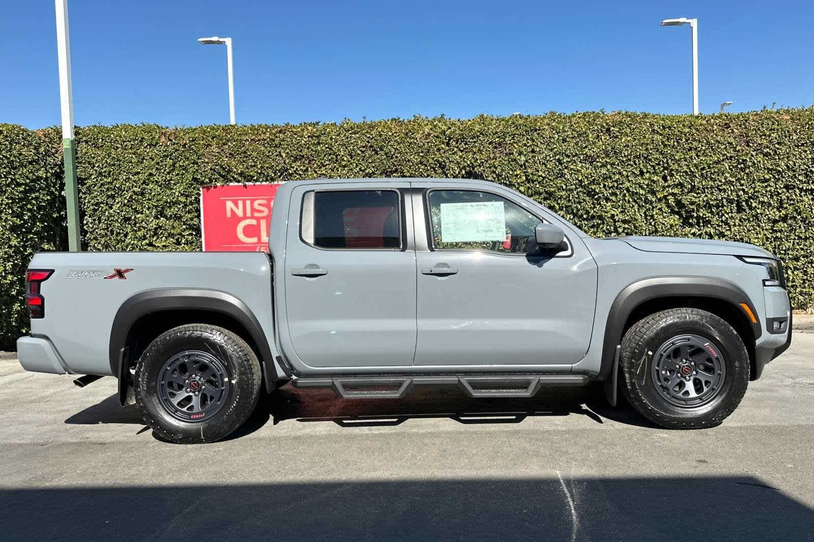 2025 Nissan Frontier PRO-X Crew Cab 4x2 9