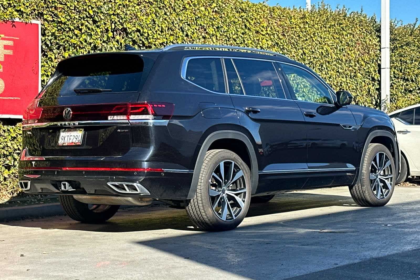 2024 Volkswagen Atlas 2.0T SEL Premium R-Line 3