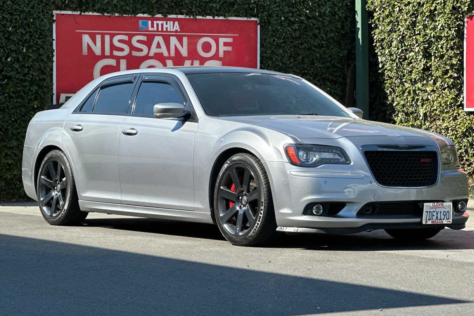 2013 Chrysler 300 SRT8 10