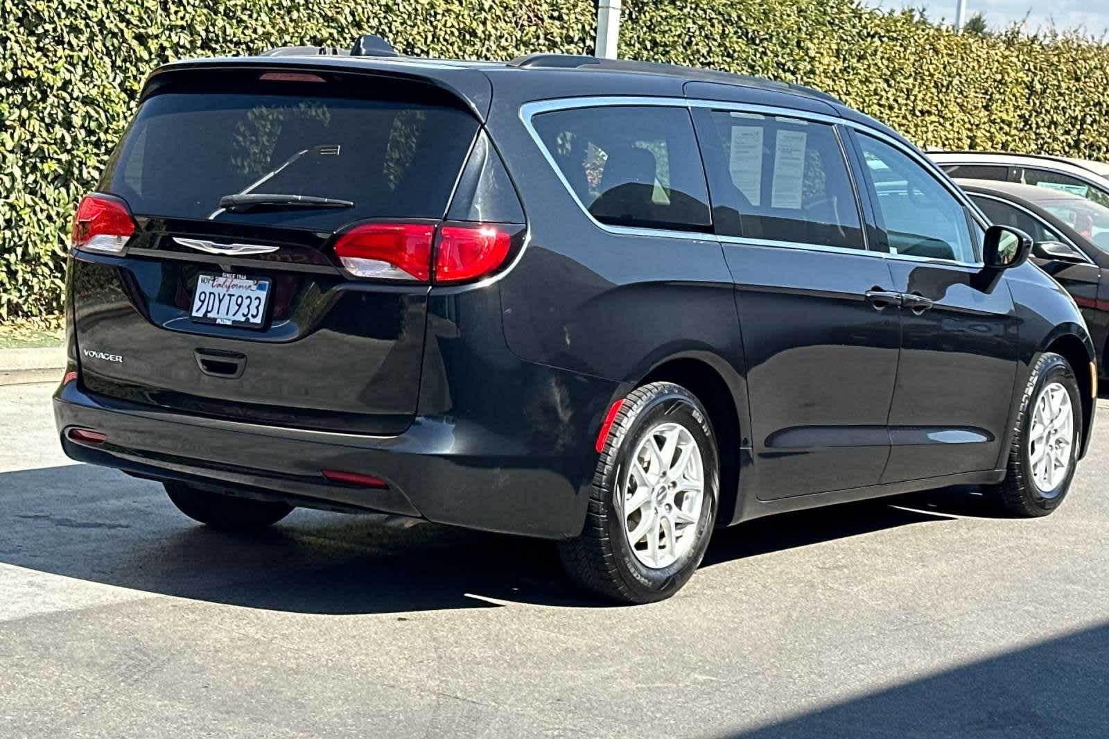 2020 Chrysler Voyager LXI 3