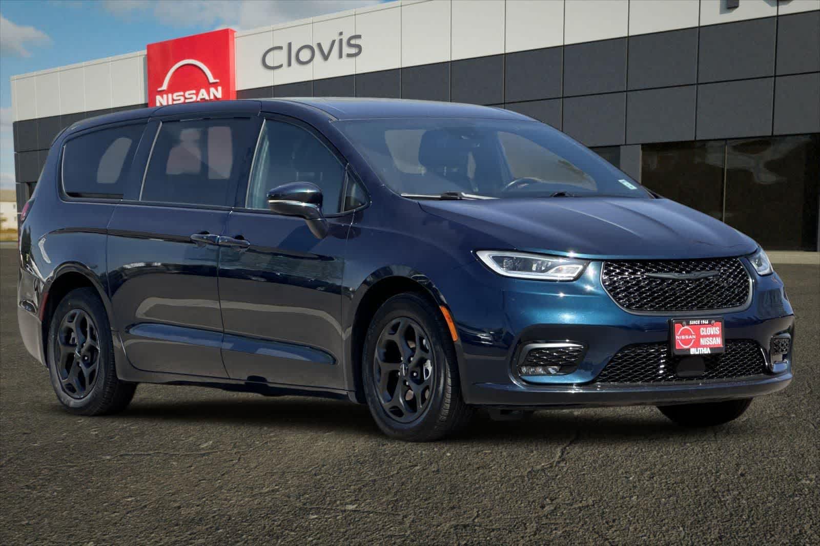 2022 Chrysler Pacifica Hybrid Touring L - Photo 10