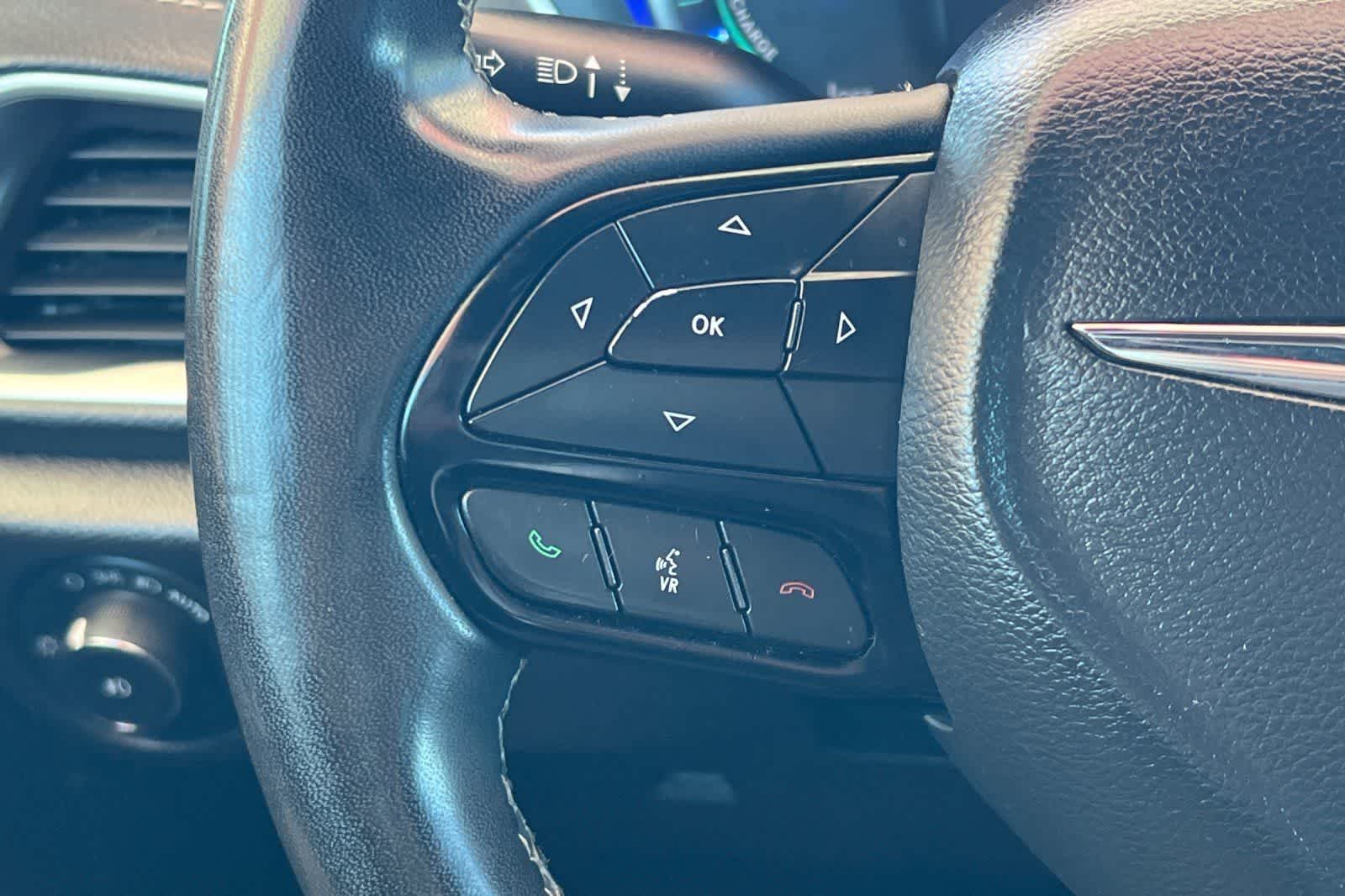 2022 Chrysler Pacifica Hybrid Touring L - Photo 31