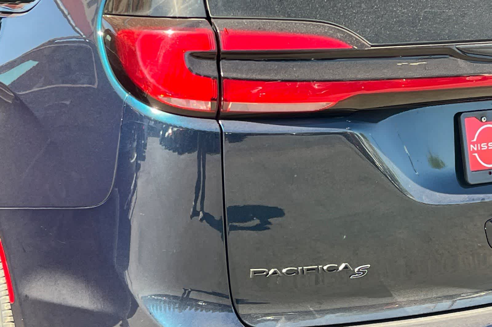 2022 Chrysler Pacifica Hybrid Touring L - Photo 16