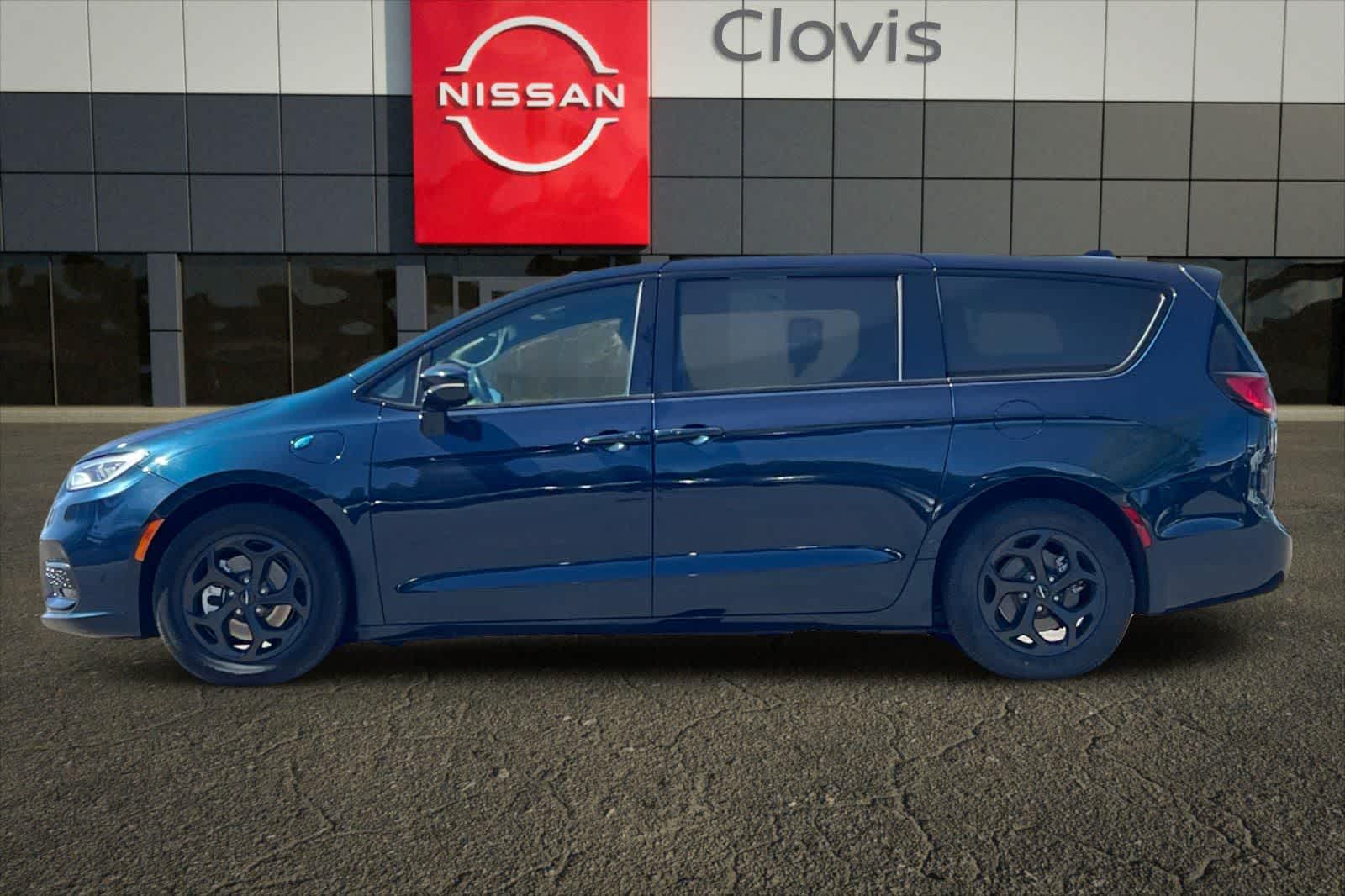 2022 Chrysler Pacifica Hybrid Touring L - Photo 6