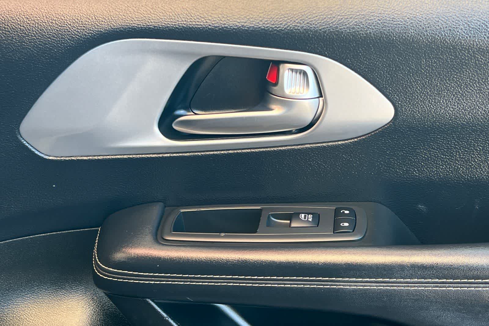 2022 Chrysler Pacifica Hybrid Touring L - Photo 21