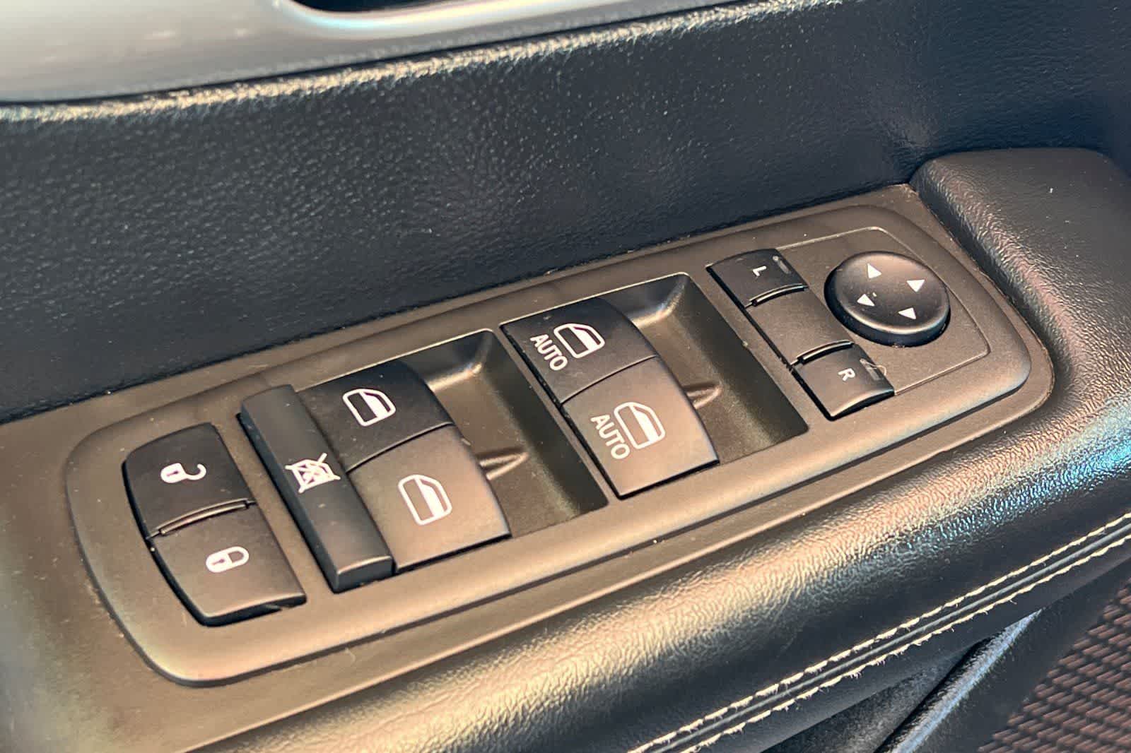 2022 Chrysler Pacifica Hybrid Touring L - Photo 14