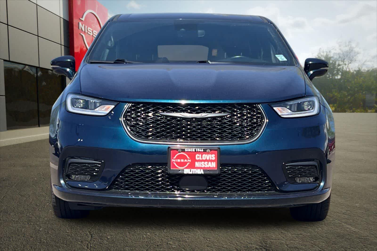2022 Chrysler Pacifica Hybrid Touring L - Photo 11