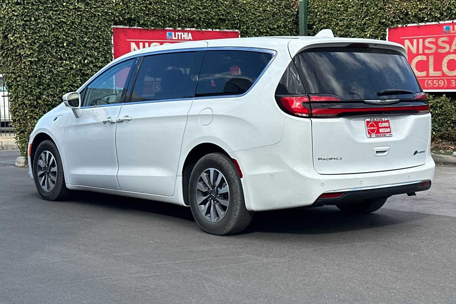 2022 Chrysler Pacifica Hybrid Touring L 7