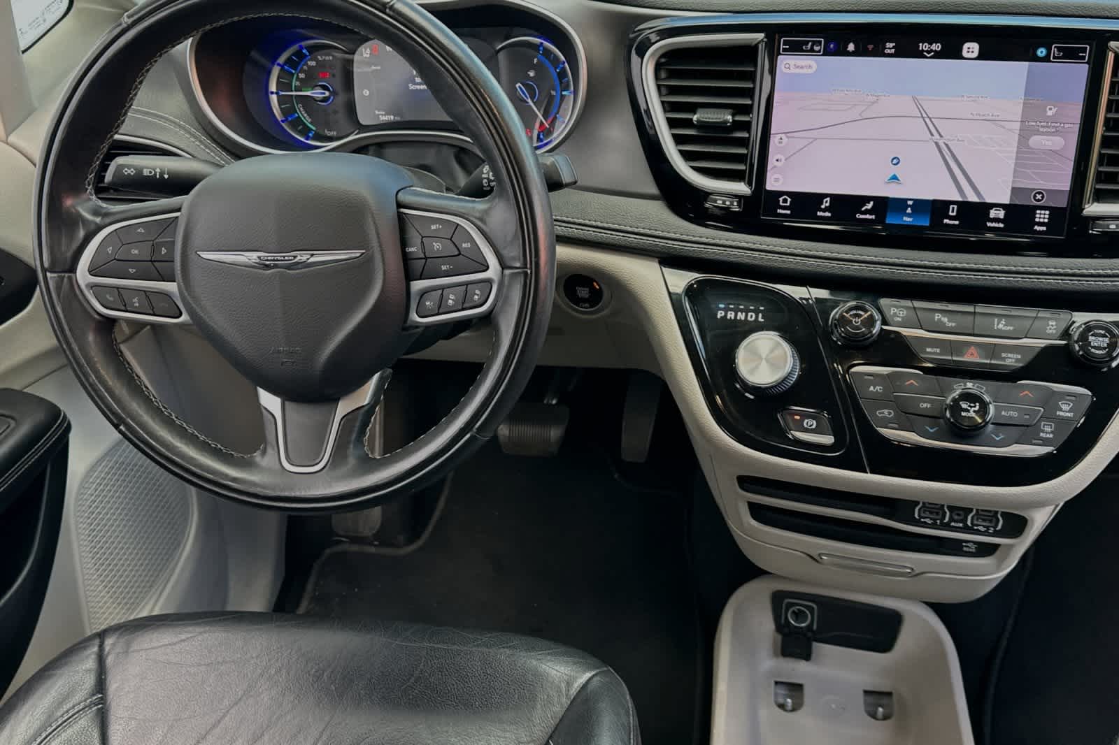 2022 Chrysler Pacifica Hybrid Touring L 17