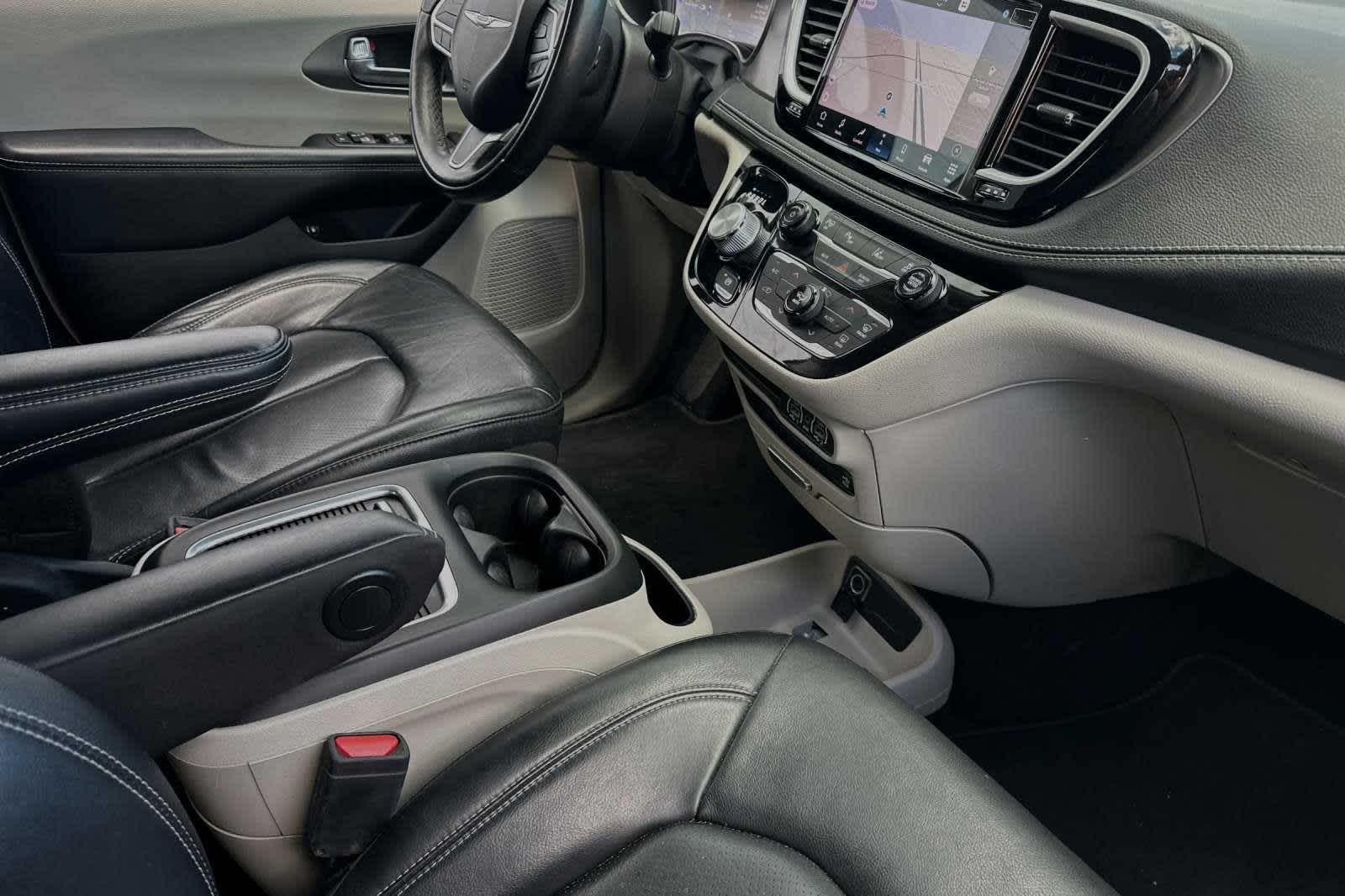 2022 Chrysler Pacifica Hybrid Touring L 18