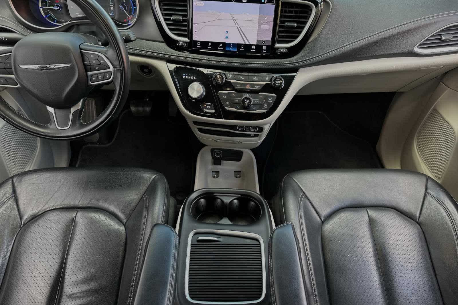 2022 Chrysler Pacifica Hybrid Touring L 4