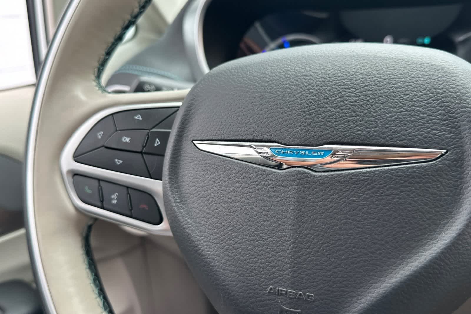 2018 Chrysler Pacifica Hybrid Limited 28