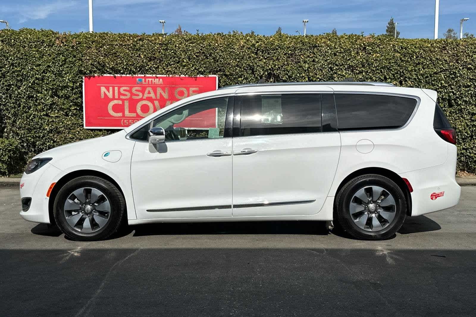 2018 Chrysler Pacifica Hybrid Limited 6