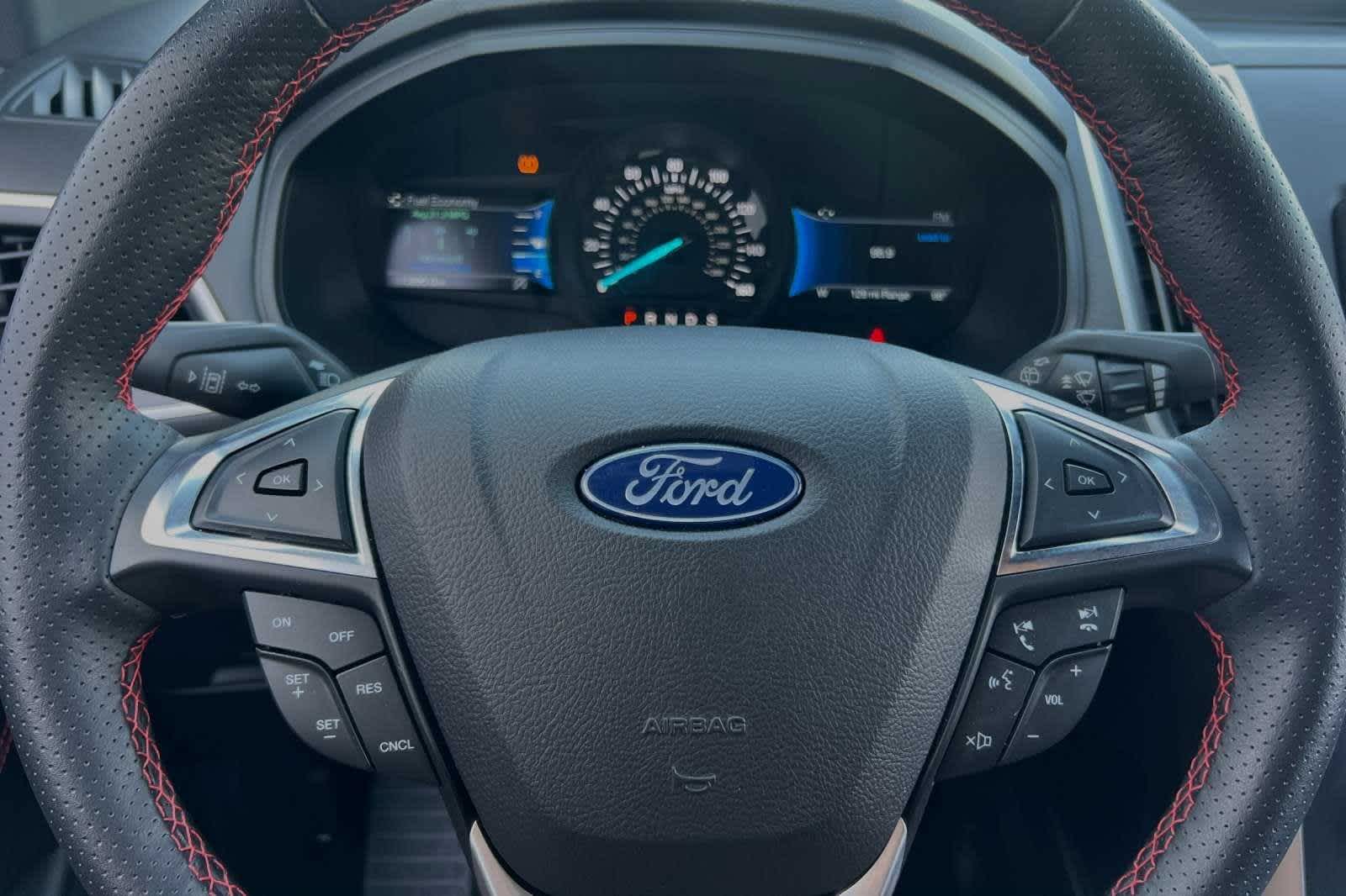 2023 Ford Edge ST-Line 26