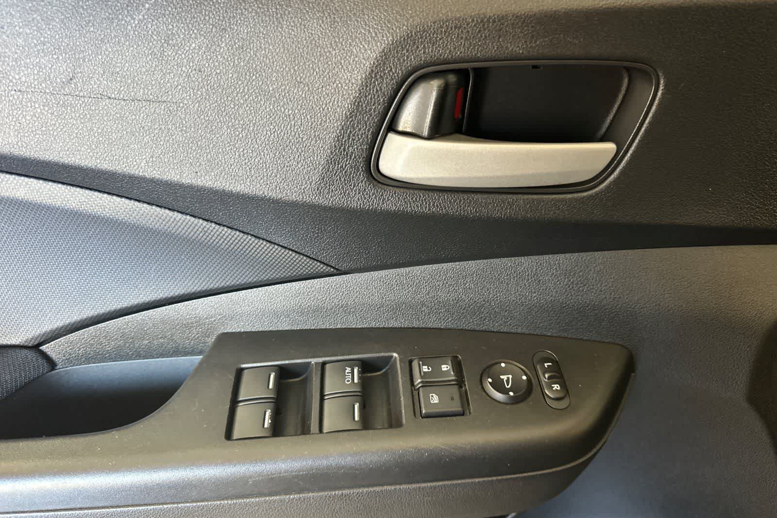 2016 Honda CR-V LX - Photo 15