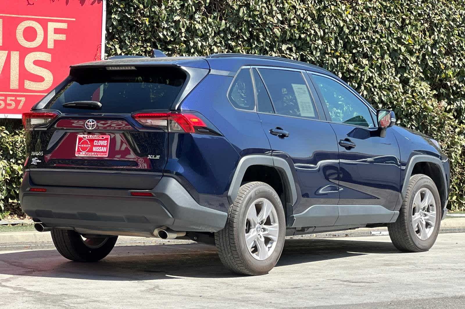 2022 Toyota RAV4 XLE 3