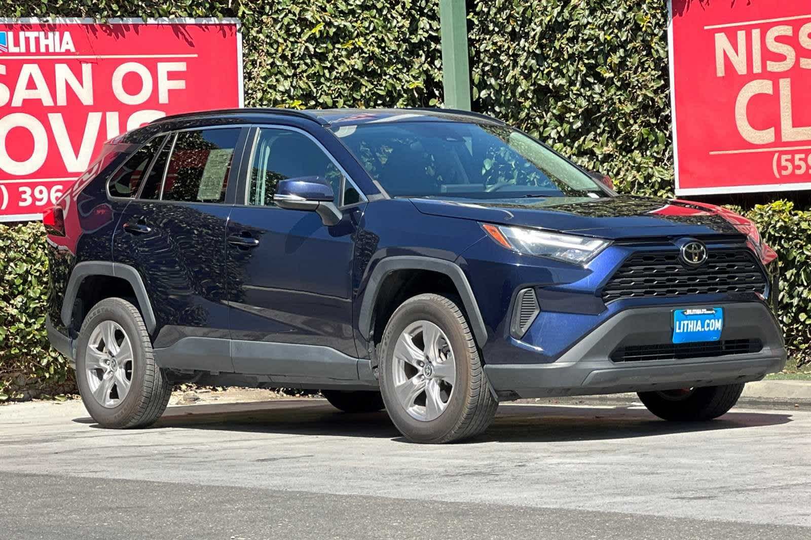 2022 Toyota RAV4 XLE 10