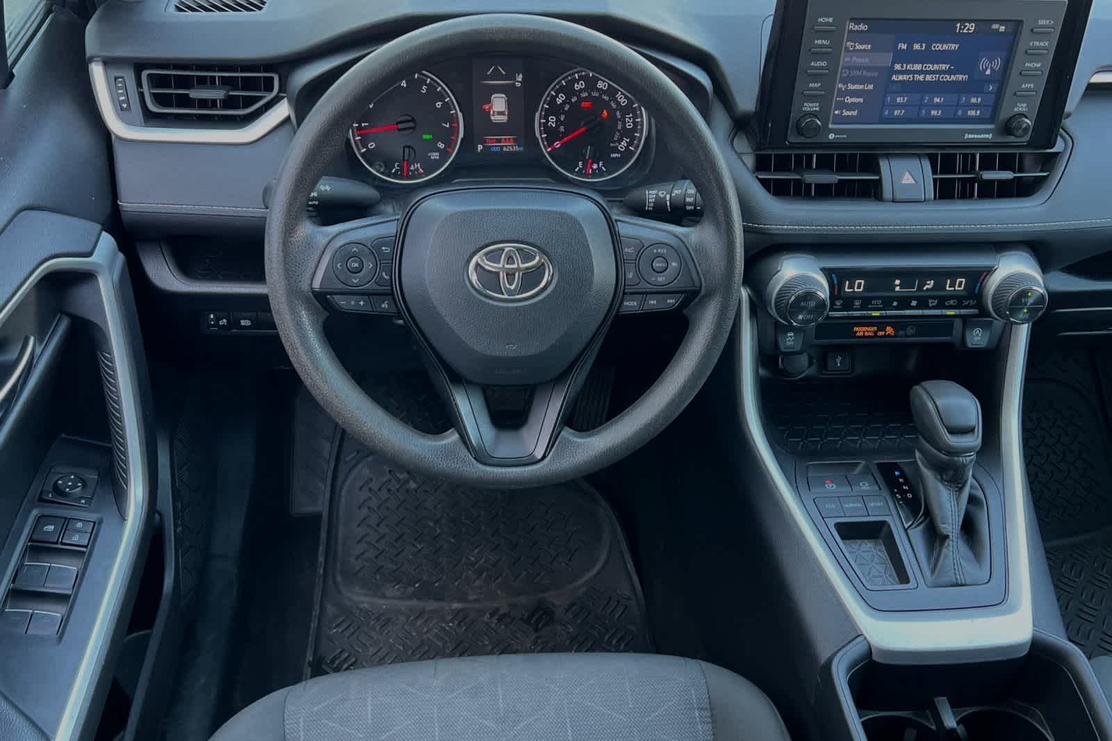 2022 Toyota RAV4 XLE 17