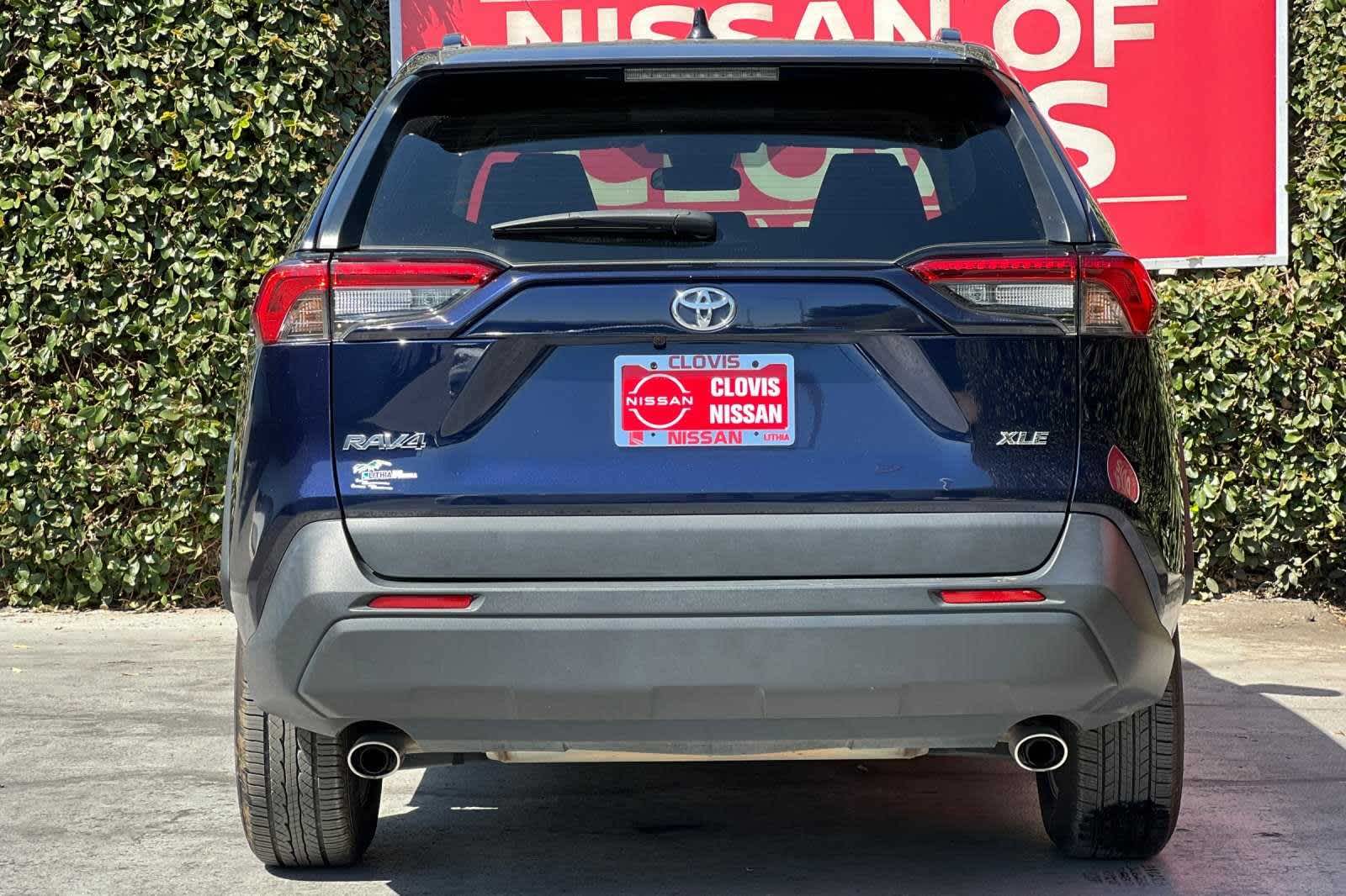 2022 Toyota RAV4 XLE 8