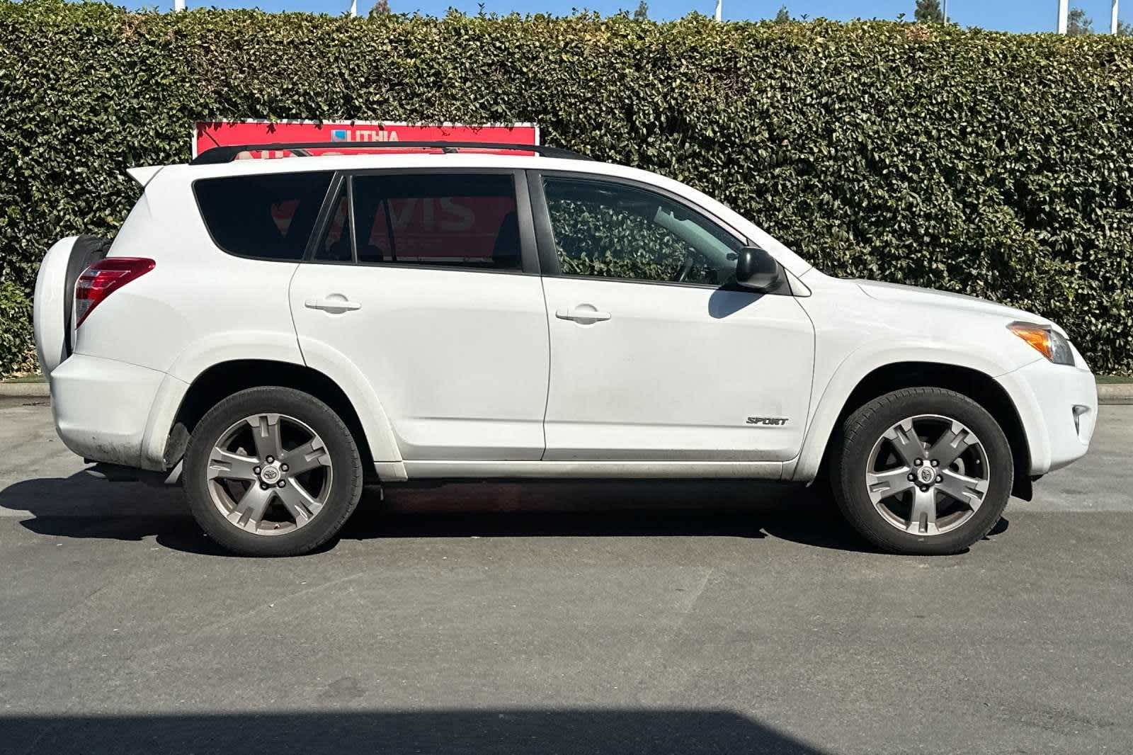 2011 Toyota RAV4 Sport 9