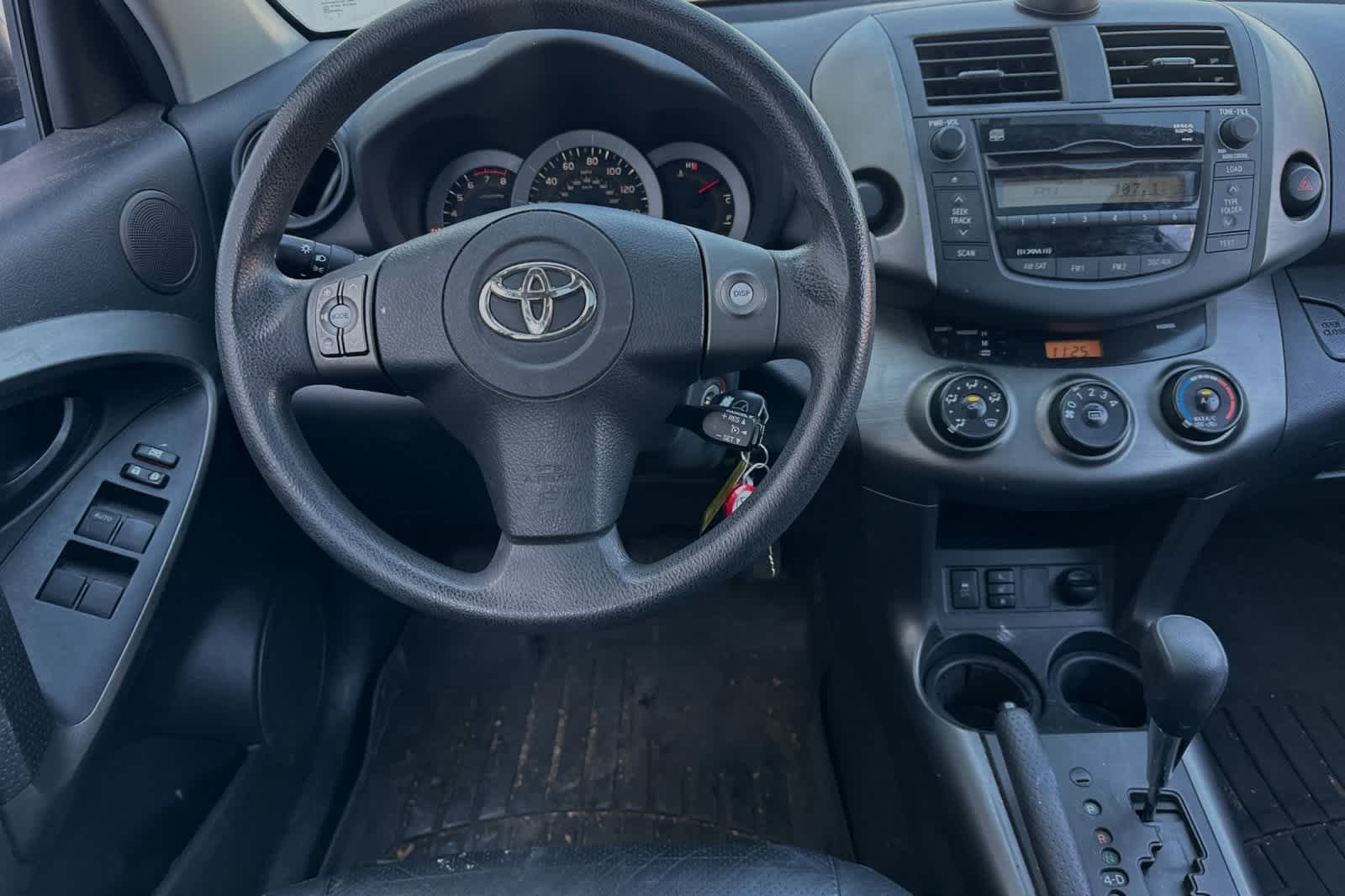 2011 Toyota RAV4 Sport 17