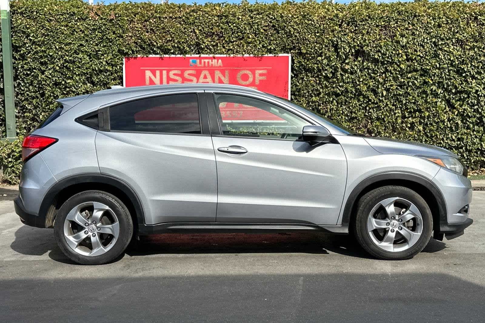 2017 Honda HR-V EX-L Navi 9