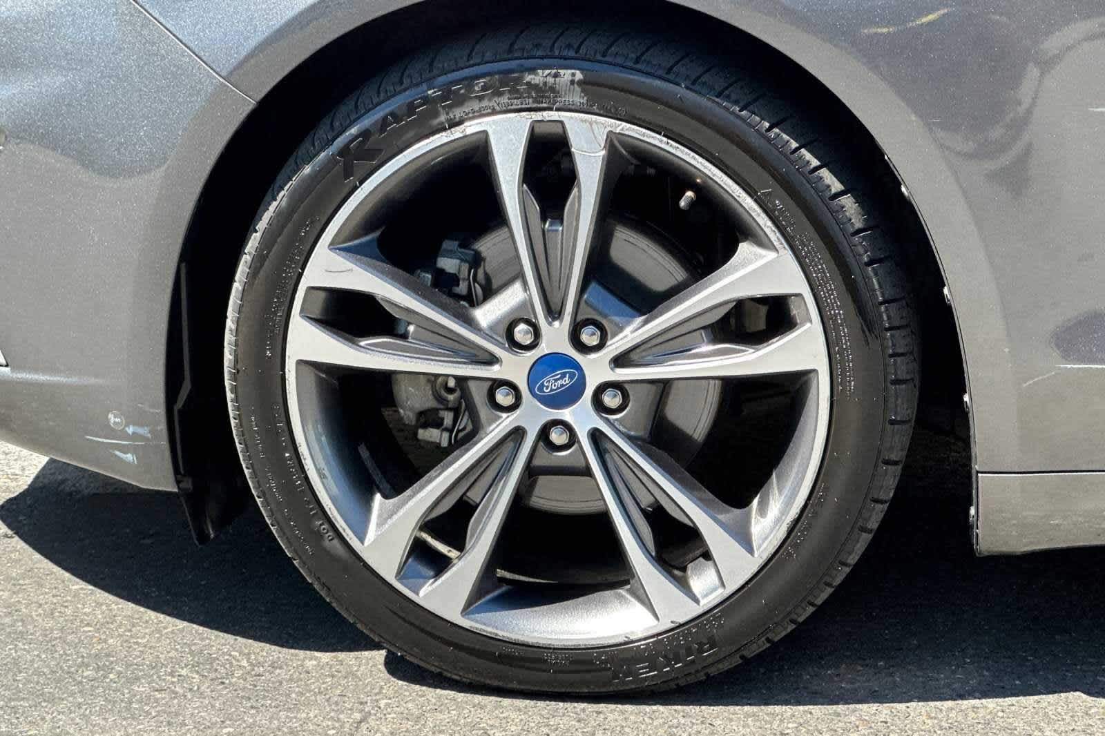2019 Ford Fusion Titanium 12