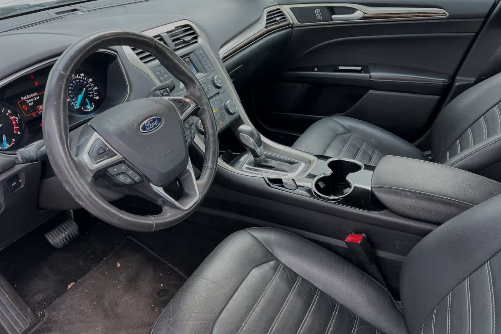 2014 Ford Fusion SE 14