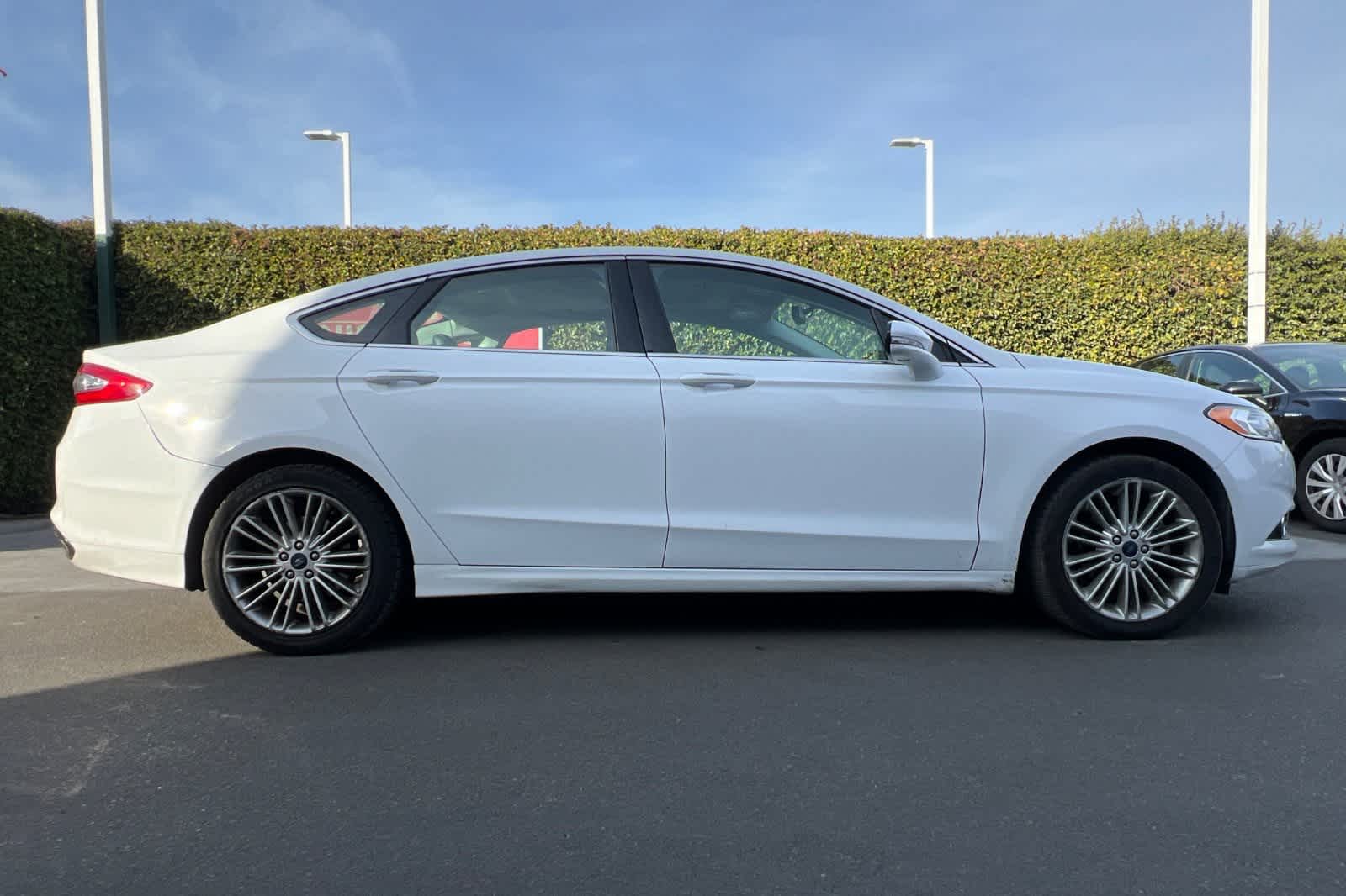 2014 Ford Fusion SE 9