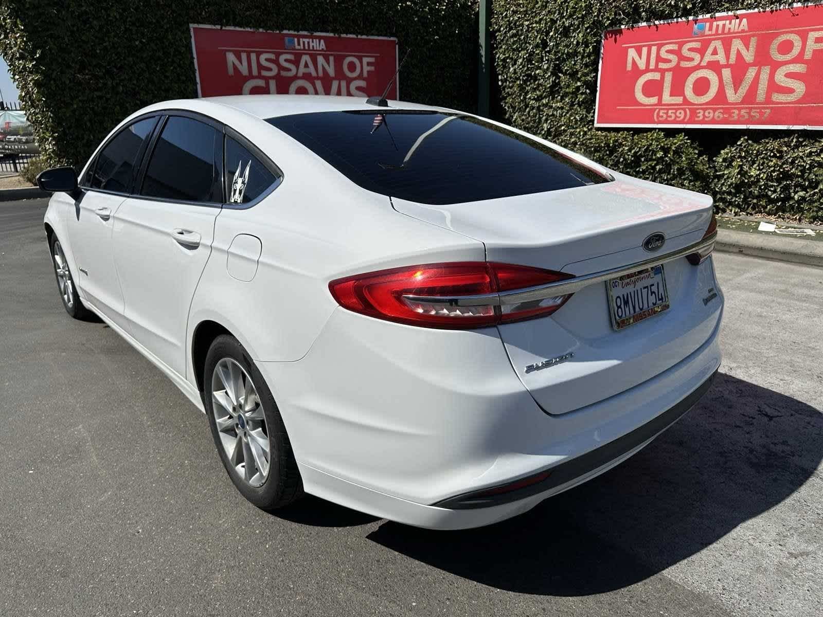 2017 Ford Fusion Hybrid SE 3