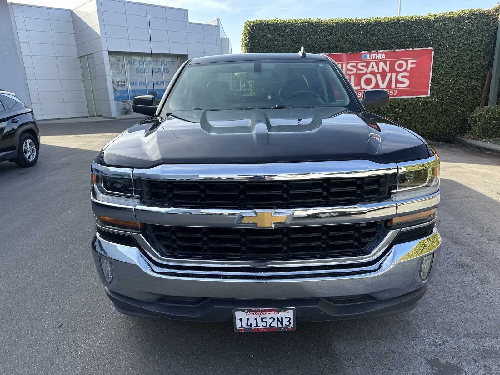 2017 Chevrolet Silverado 1500 LT 2WD Crew Cab 143.5 7