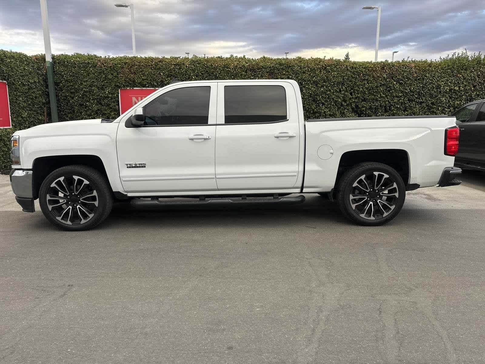 2018 Chevrolet Silverado 1500 LT 2WD Crew Cab 143.5 12