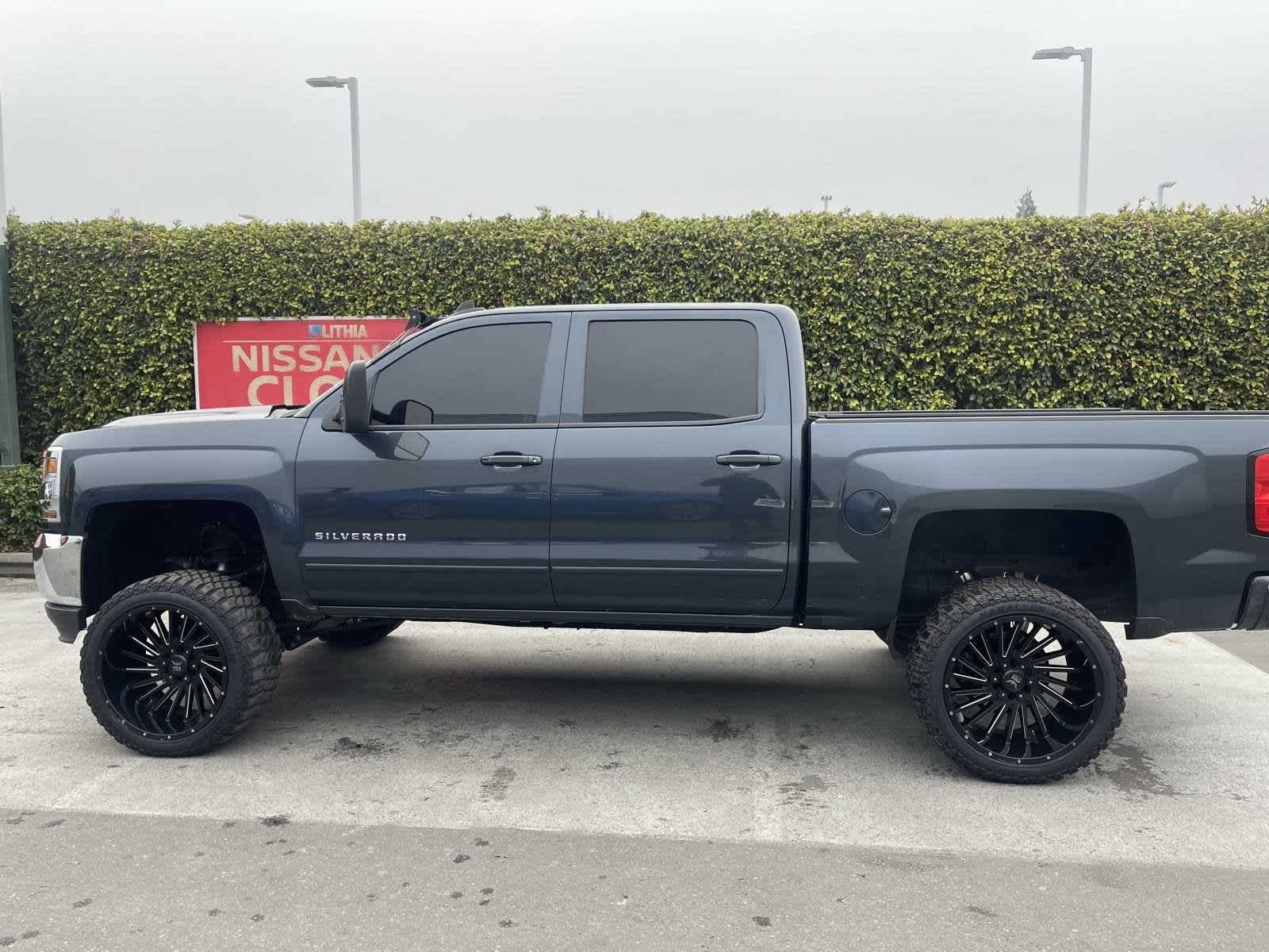 2017 Chevrolet Silverado 1500 LT 4