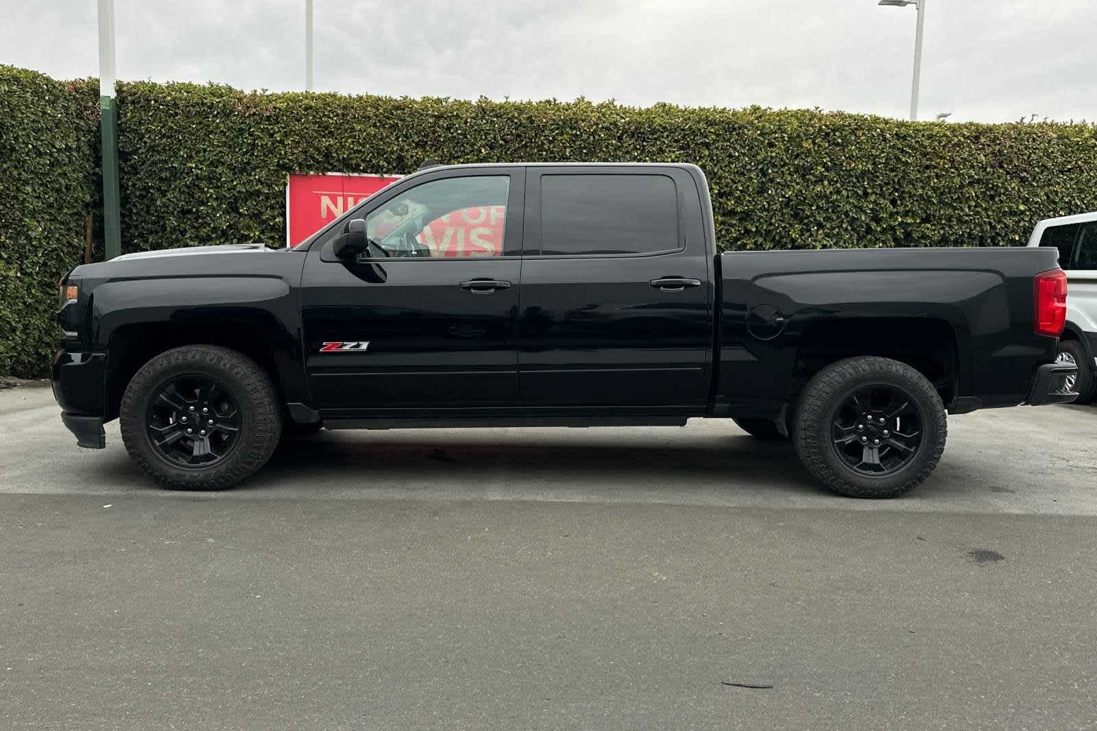 2017 Chevrolet Silverado 1500 LTZ 4WD Crew Cab 143.5 6