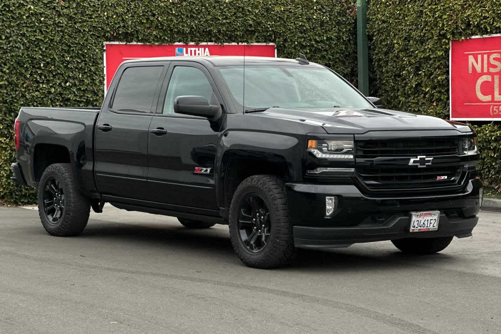 2017 Chevrolet Silverado 1500 LTZ 4WD Crew Cab 143.5 10