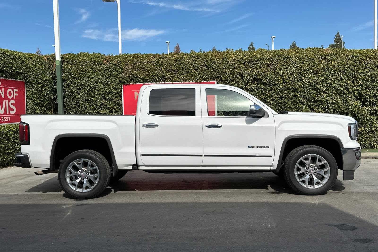 2016 GMC Sierra 1500 SLT 2WD Crew Cab 143.5 9