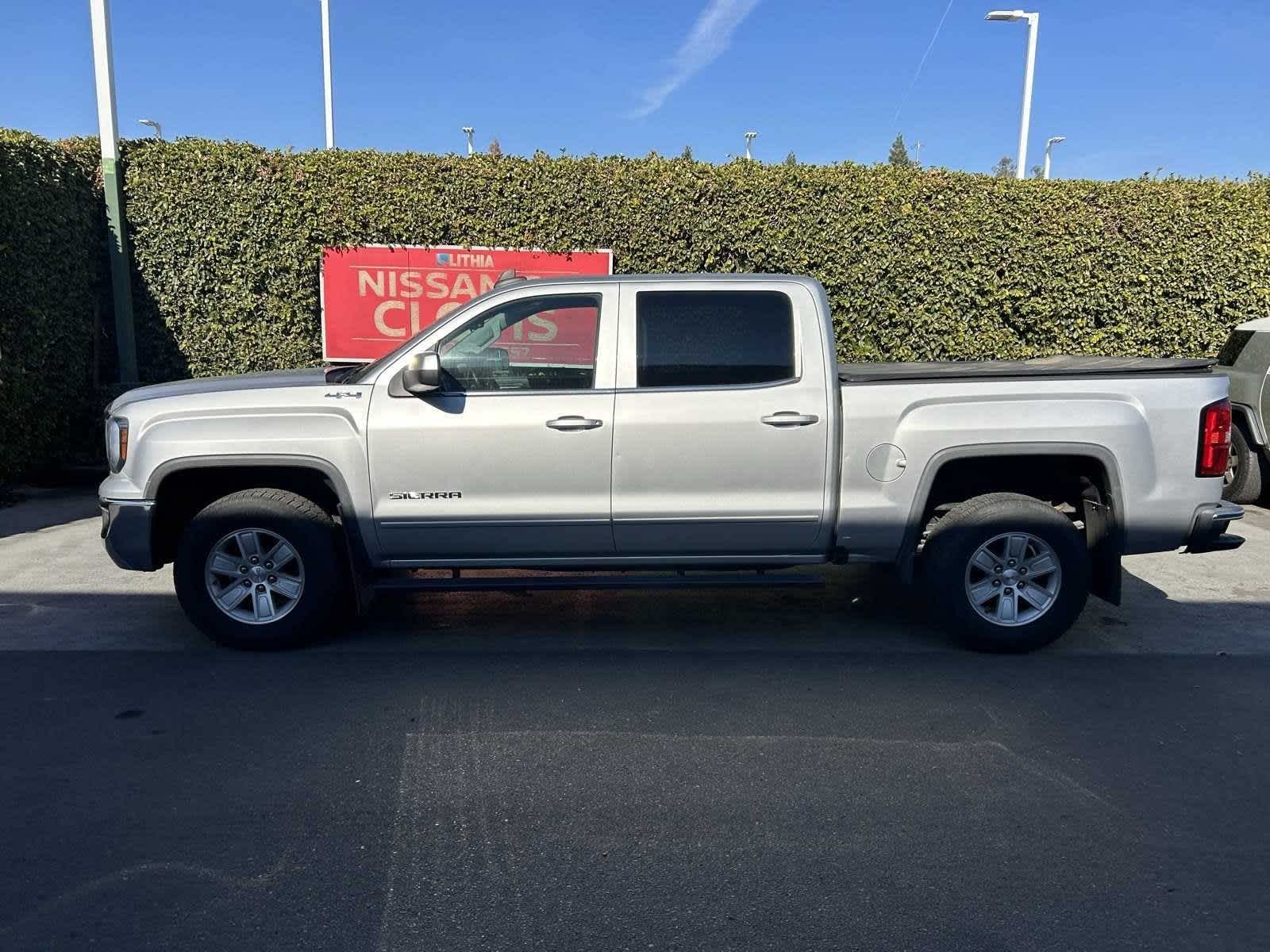 2017 GMC Sierra 1500 SLE 4WD Crew Cab 143.5 8