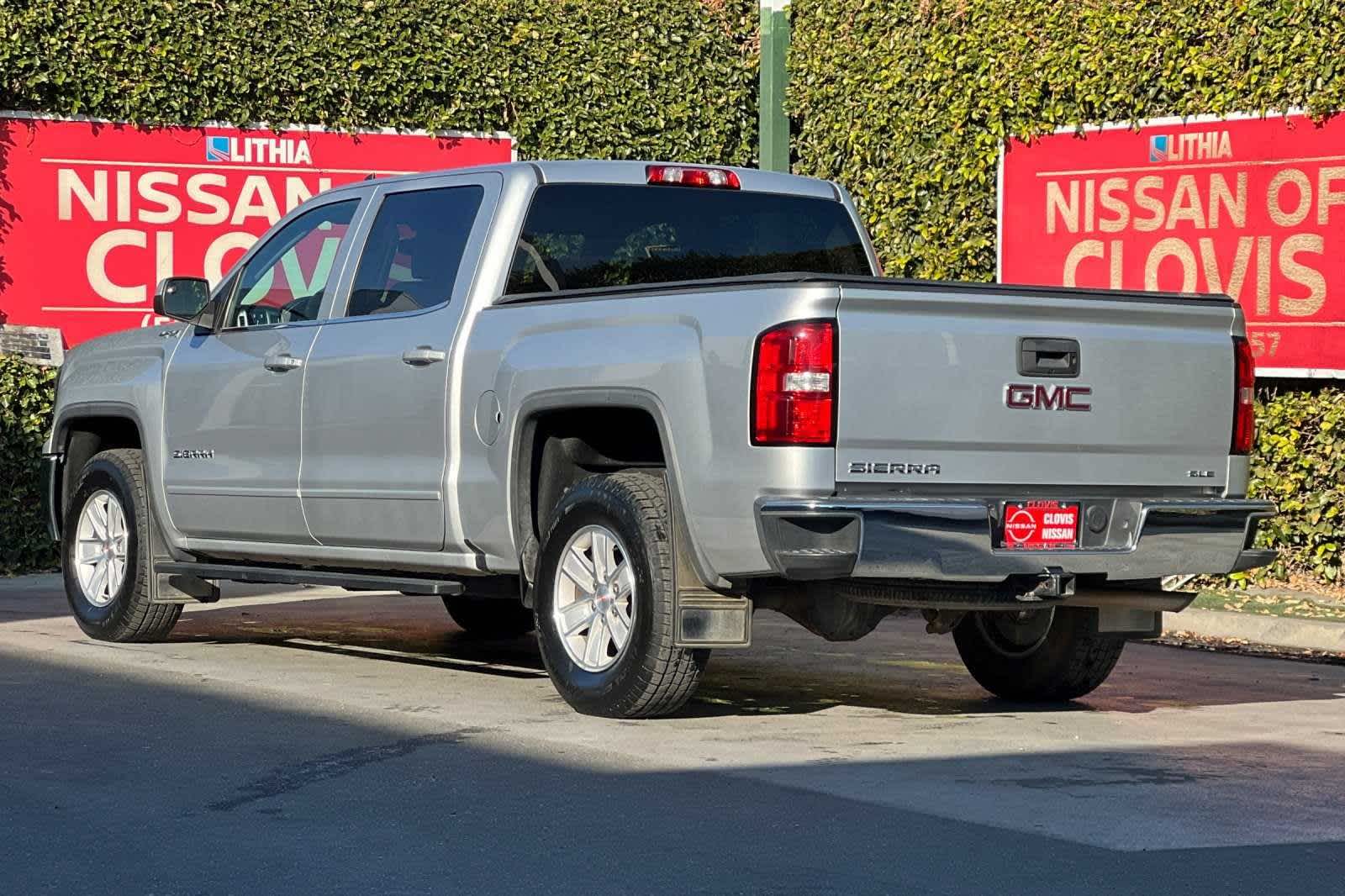 2017 GMC Sierra 1500 SLE 4WD Crew Cab 143.5 7