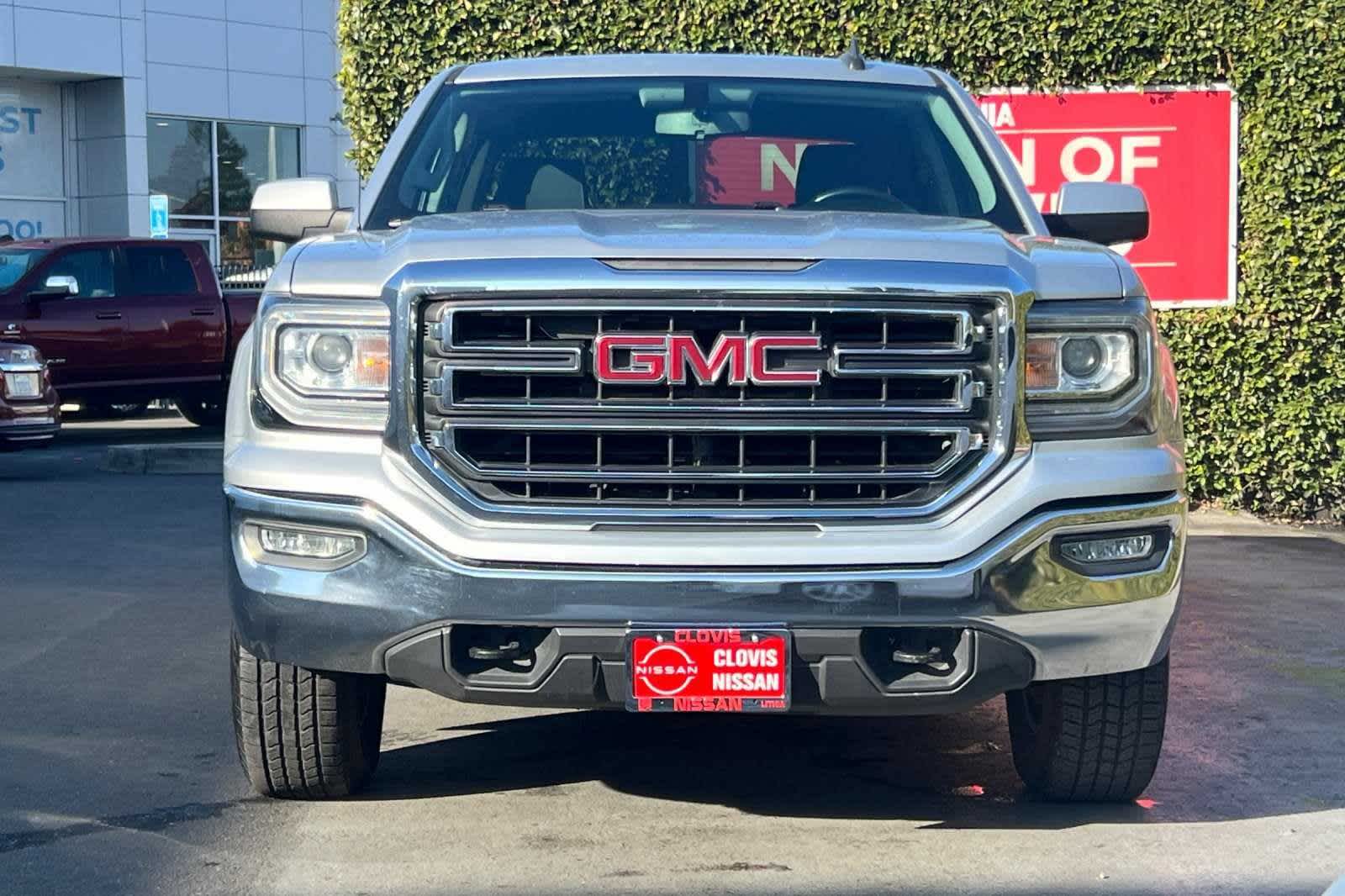 2017 GMC Sierra 1500 SLE 4WD Crew Cab 143.5 11