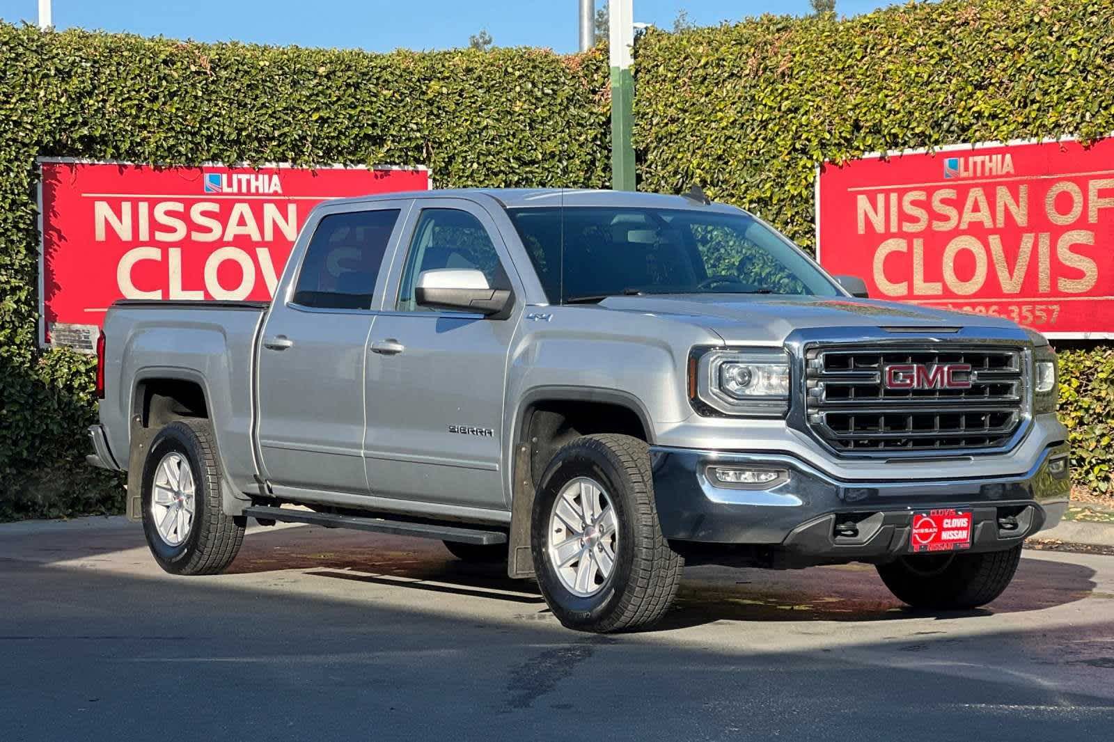 2017 GMC Sierra 1500 SLE 4WD Crew Cab 143.5 10