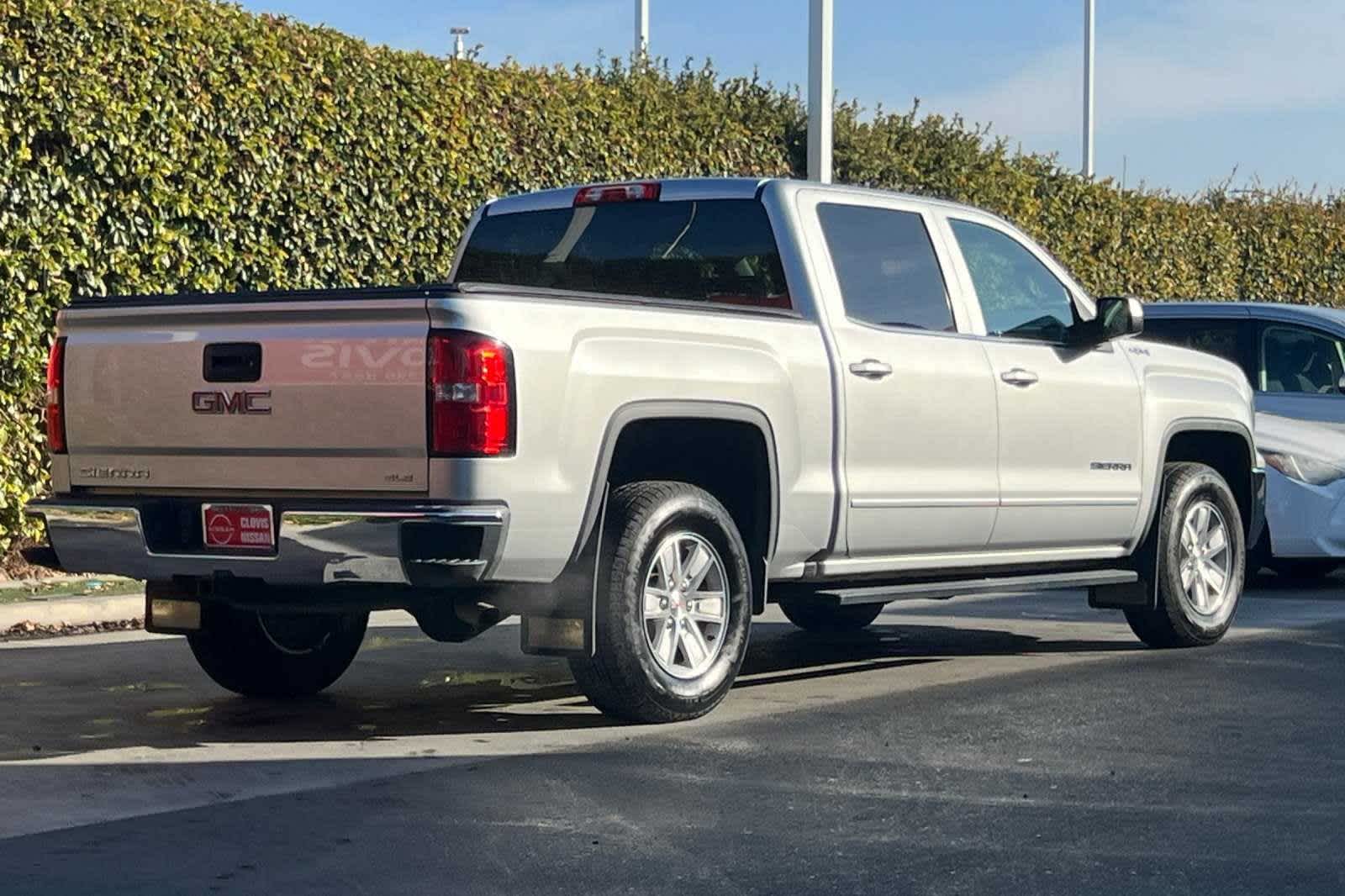 2017 GMC Sierra 1500 SLE 4WD Crew Cab 143.5 3