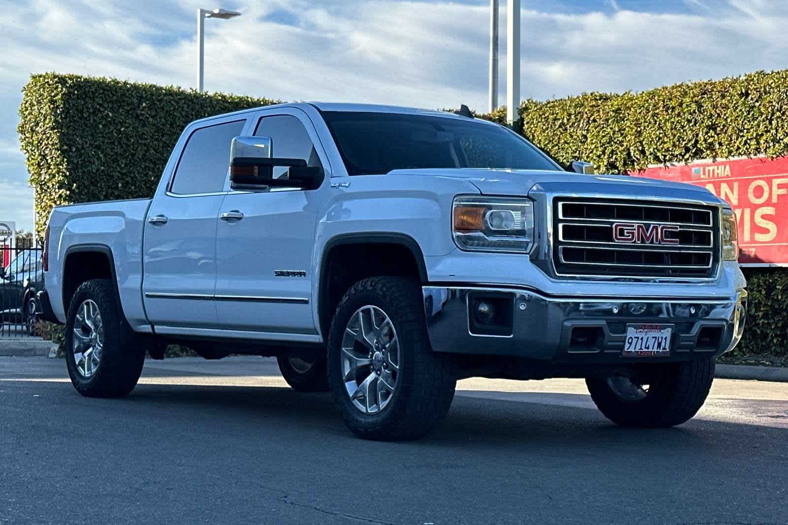 2015 GMC Sierra 1500 SLT 4WD Crew Cab 143.5 10