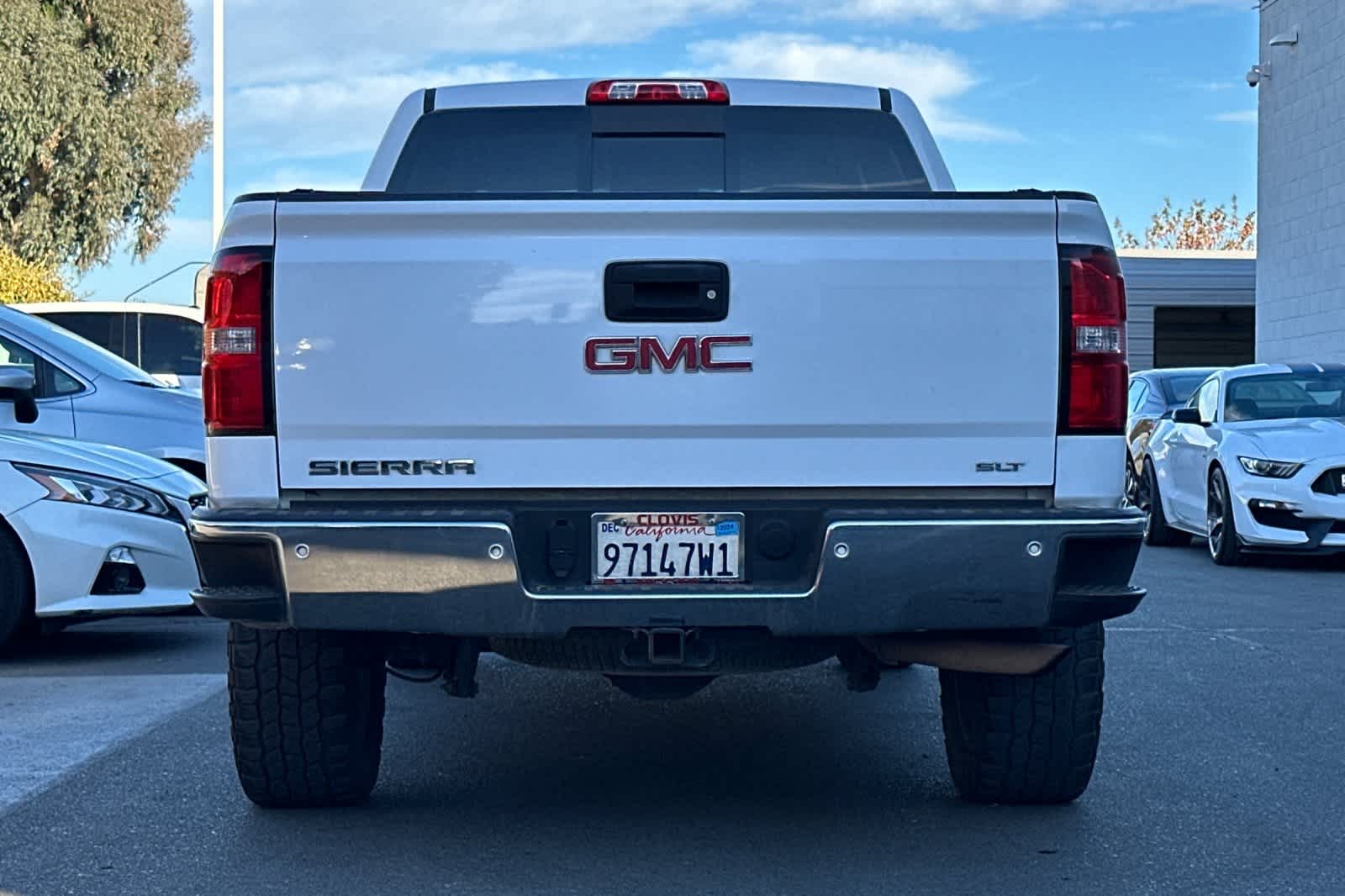 2015 GMC Sierra 1500 SLT 4WD Crew Cab 143.5 8